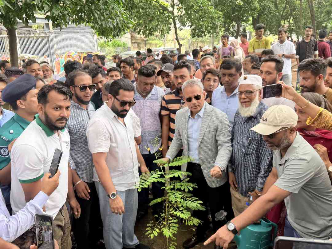 অটোরিকশা নিয়ন্ত্রণে পর্যায়ক্রমে কার্যকর পদক্ষেপ নেওয়া হচ্ছে: শেখ রবিউল আলম