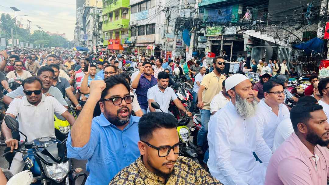 কার্যক্রম নিষিদ্ধ ঘোষিত আওয়ামী লীগের ‘ঢাকা লকডাউন’ কর্মসূচির প্রতিবাদে ঢাকা মহানগর দক্ষিণ স্বেচ্ছাসেবক দলের উদ্যোগে মোটরসাইকেল র‍্যালি