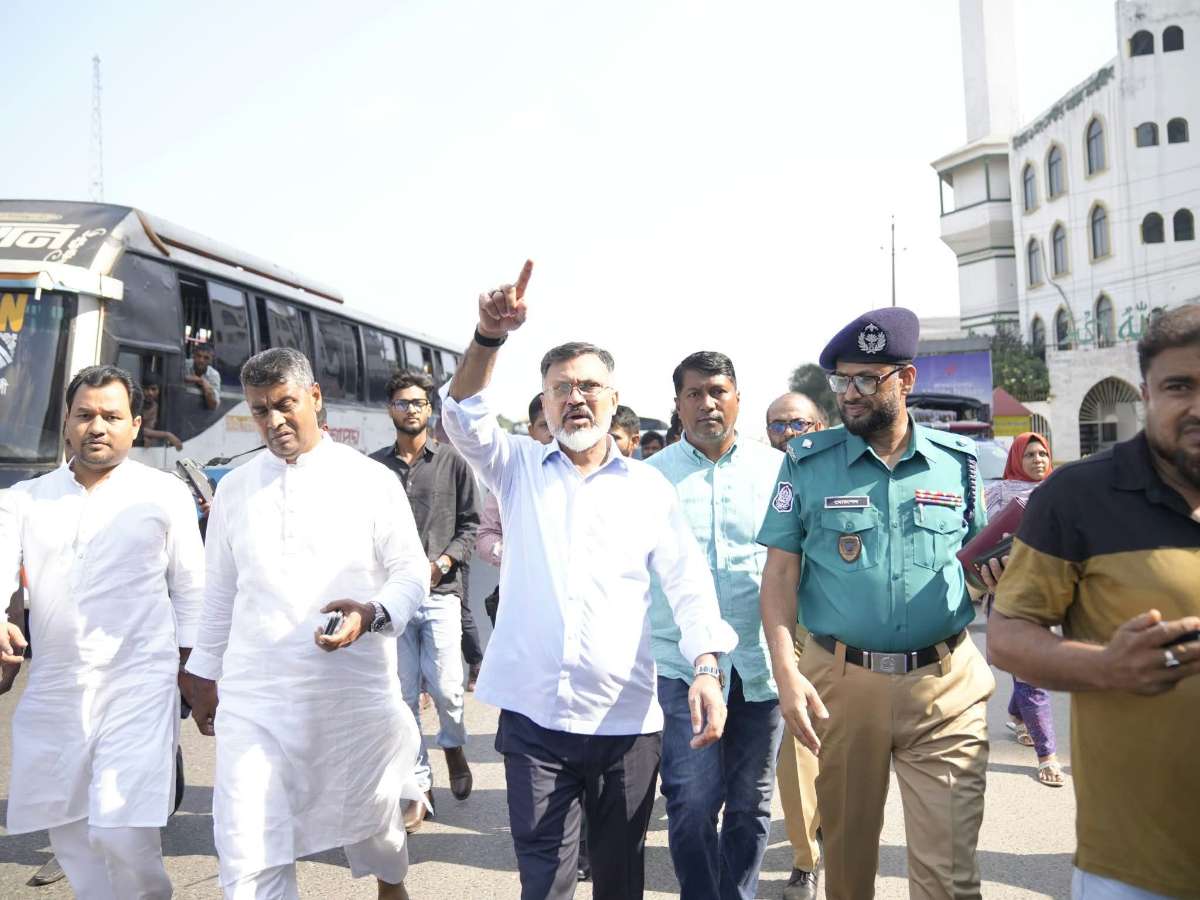 প্রধানমন্ত্রীর নির্দেশে গার্মেন্টস শ্রমিকদের দাবিদাওয়া শুনতে 