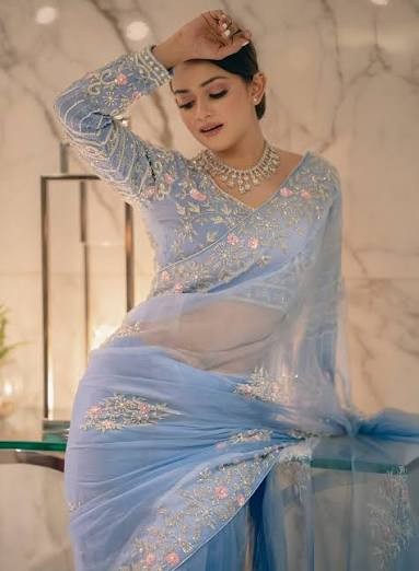 দুর্ঘটনার কবলে পড়েছেন ছোট পর্দার জনপ্রিয় অভিনেত্রী তানজিন তিশা