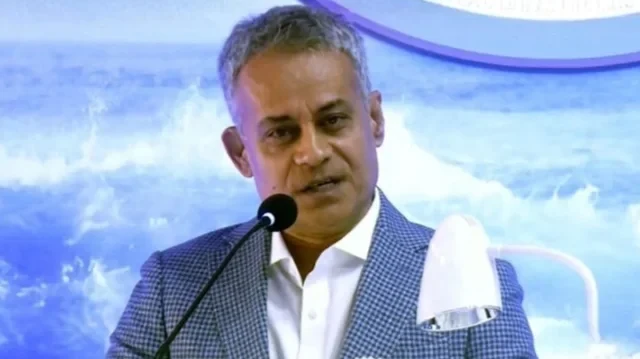 কালোবাজারি নিয়ন্ত্রণে সংশ্লিষ্ট ব্যক্তিদের শনাক্ত করা ও সফটওয়্যারে নতুন ব্যবস্থা যুক্ত করা যায় কি না, কাজ চলছে- রেলমন্ত্রী শেখ রবিউল আলম